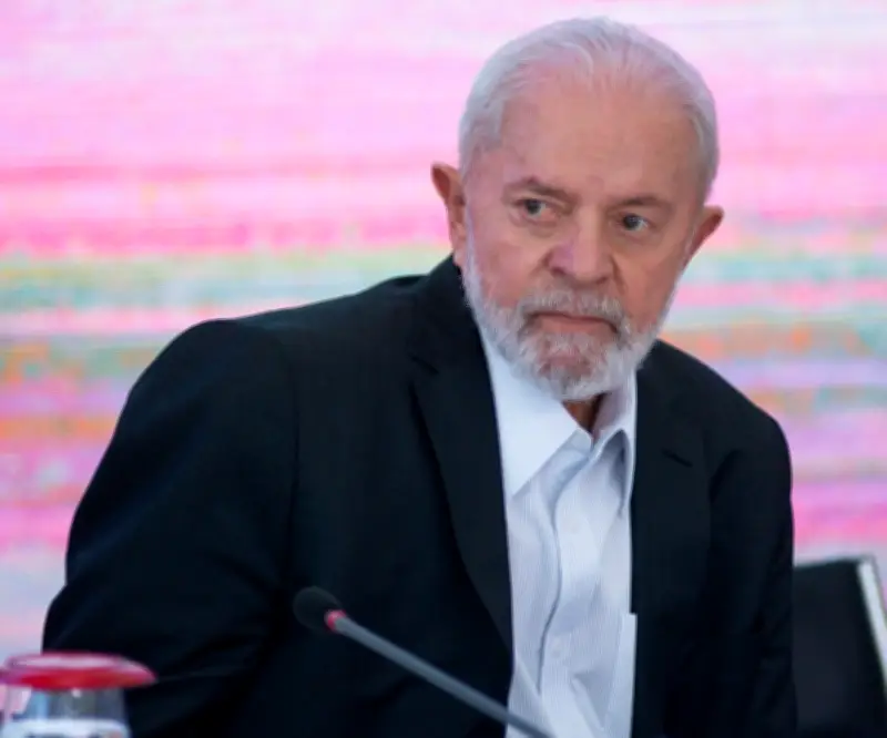 Lula critica aranceles de EE.UU. y amenaza con buscar nuevos socios
