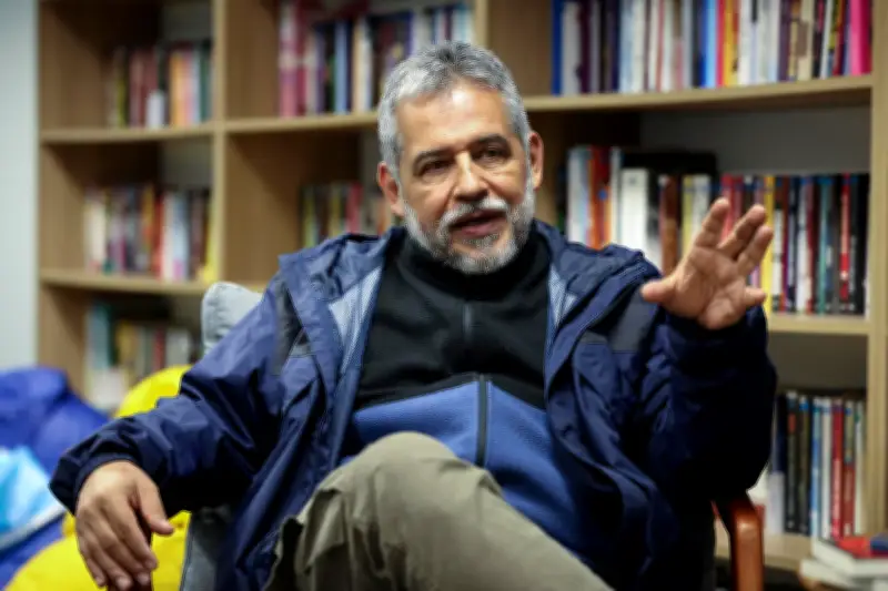 Mario Mendoza: la sociedad empuja al colapso mental y la violencia