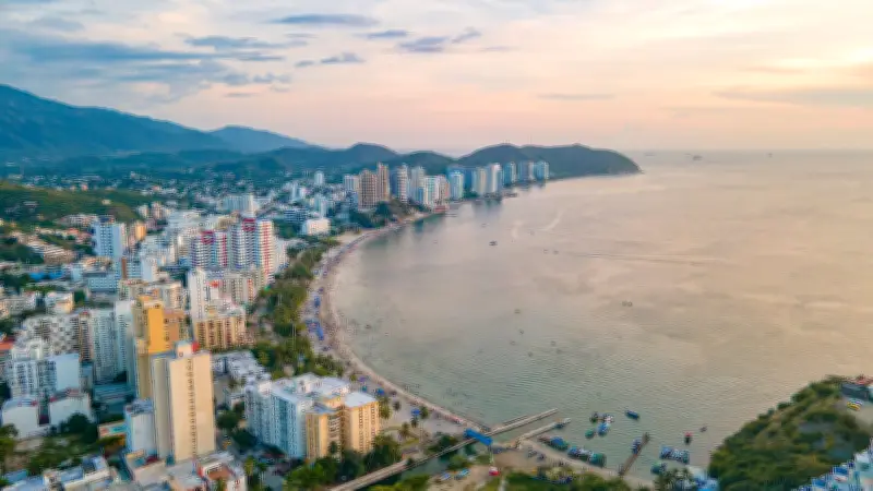 Mejor fecha para viajar a Sierra Nevada de Santa Marta: precios bajos y playas tranquilas