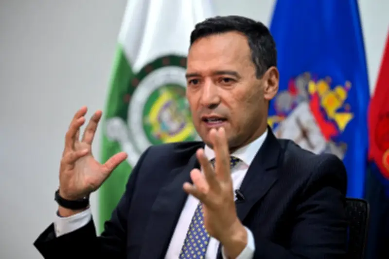 Ministro de Defensa responde a Uribe por denuncias de constreñimiento del Eln en Arauca