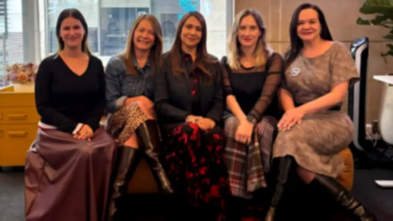 Mujeres presentan plan para cerrar brechas de género en tecnología en Colombia