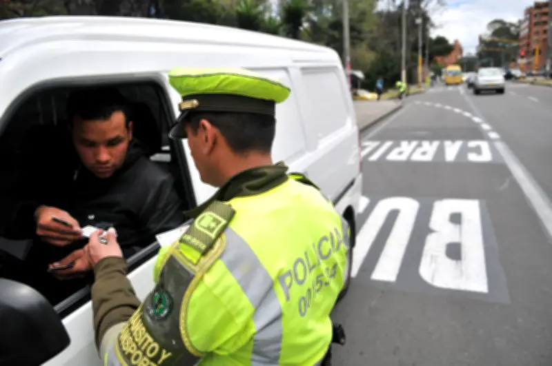 Multa por licencia vencida en Colombia 2026: valor y renovación