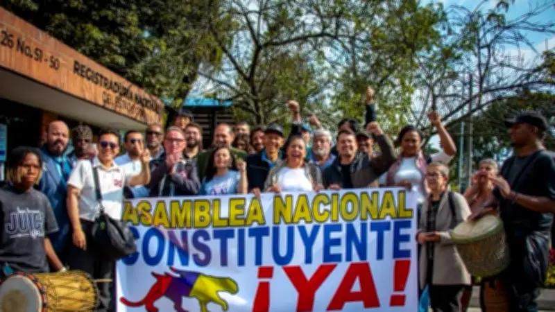 Oposición duda del cambio del petrismo sobre la constituyente: “Ingenuos sí, cómplices no”