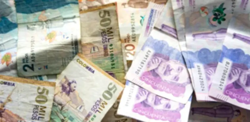 Peso colombiano mantiene racha de valorización frente al dólar en 2026