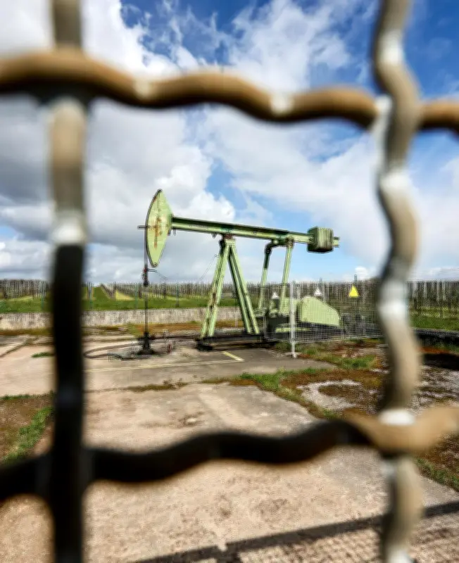 Petróleo sube por reanudación de hostilidades entre Irán y EE.UU.