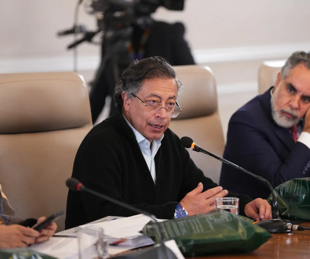 Petro cuestiona independencia del Banco de la República tras decisión sobre tasas