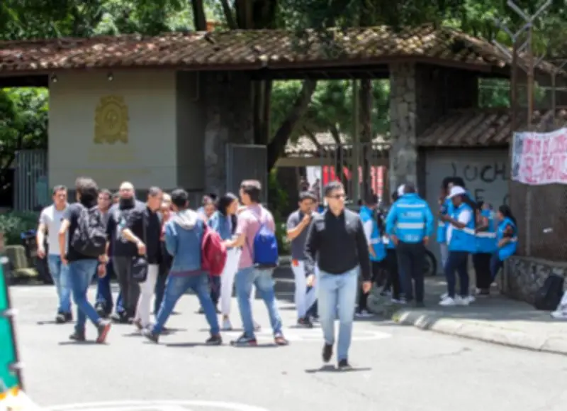 Pico y Placa Medellín: Restricciones para el 2 y 8 de marzo 2025