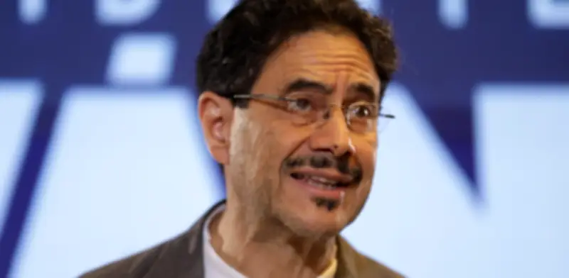Plan de gobierno de Iván Cepeda: tres revoluciones para Colombia potencia mundial