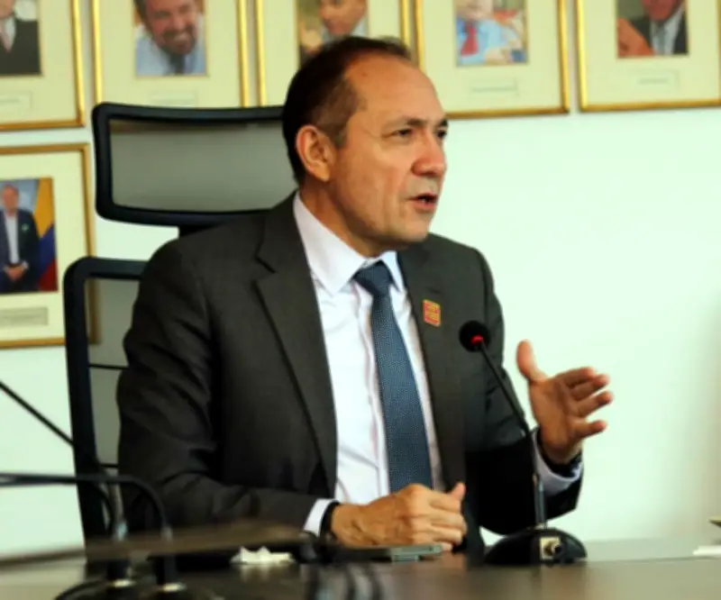 Procuraduría investiga a ministro Sanguino por presunta participación en política
