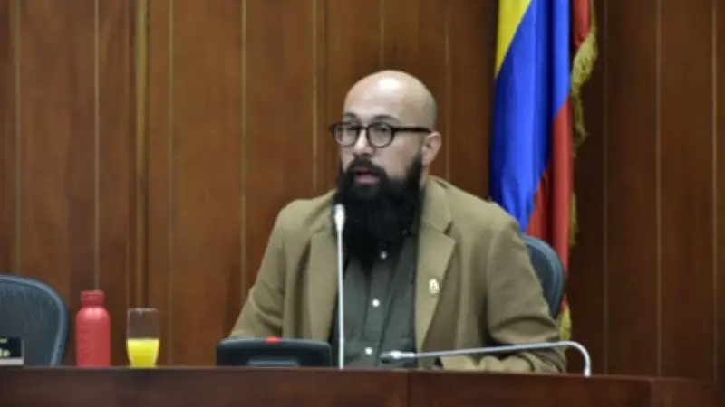 Procuraduría suspende a director de UNGRD por política electoral