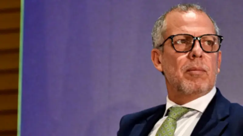 Procuraduría suspende a embajador Alfredo Saade por presunta politiquería