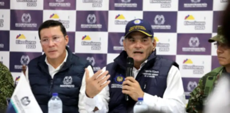 Procuraduría suspende a funcionarios por indebida participación en política
