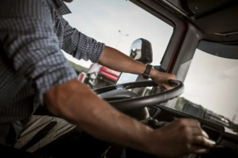 Restricciones para camiones en junio: horarios y excepciones de los tres puentes