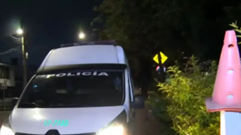 Robo violento de camioneta en Modelia: familia perdió todo