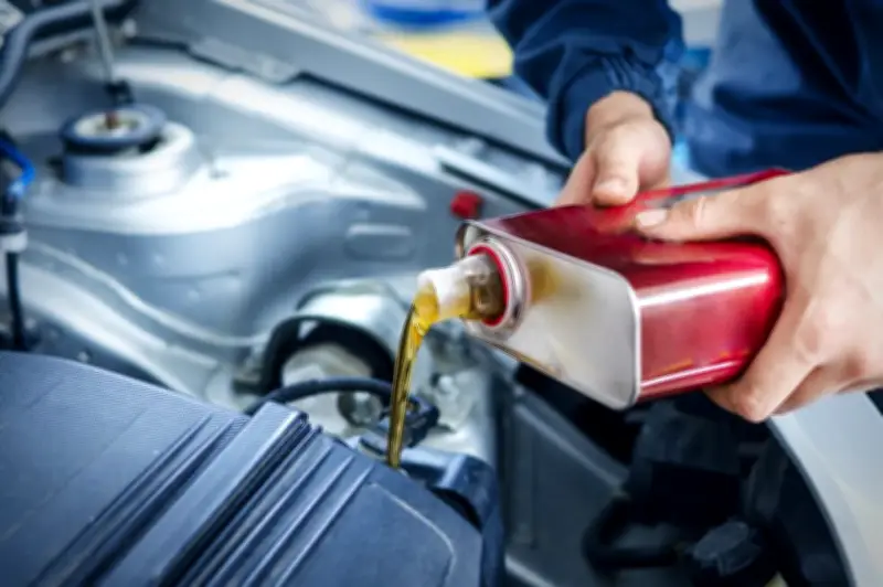 Señales de que debes cambiar el aceite del motor de tu carro