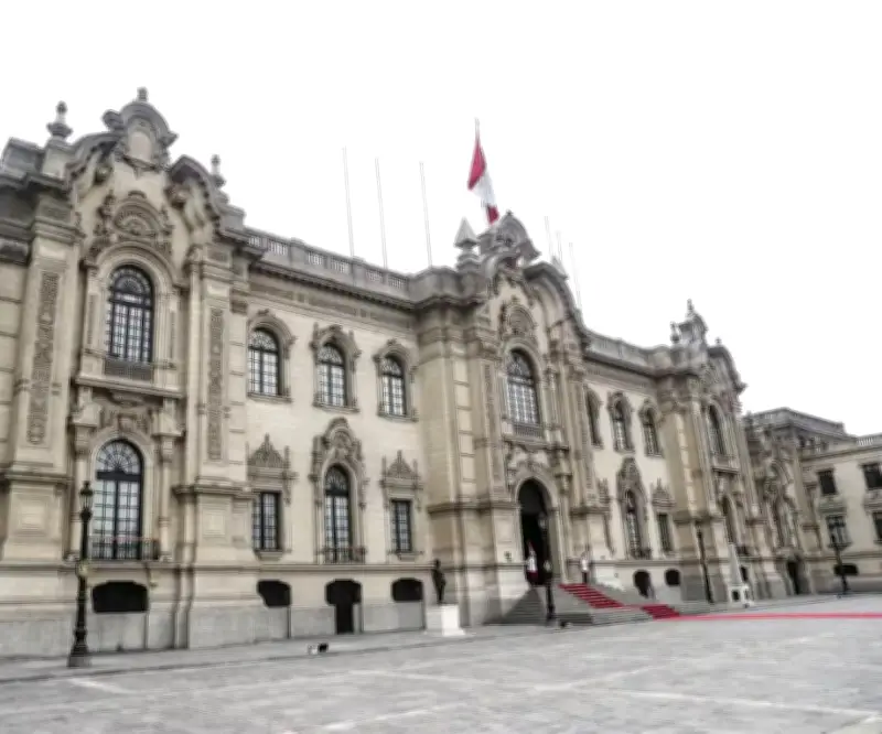 Sol peruano y bolsa de Lima caen por ajustado conteo presidencial