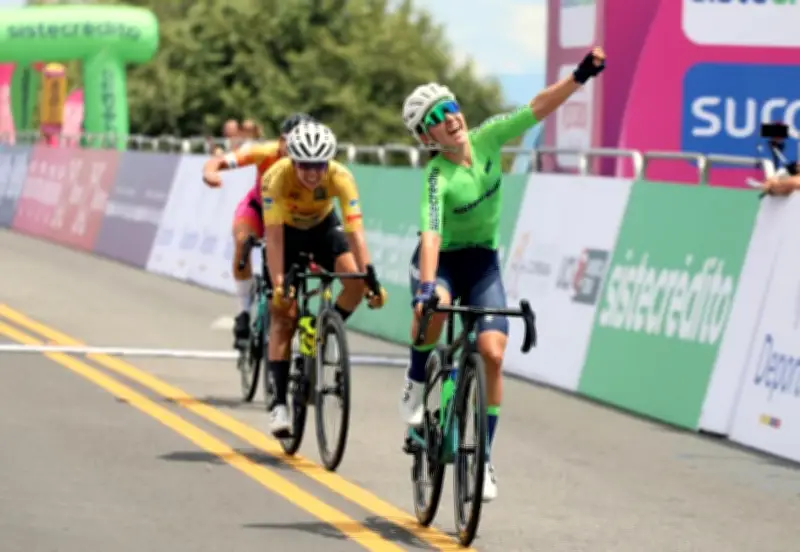 Stefanía Sánchez gana la tercera etapa de la Vuelta a Colombia Femenina 2026
