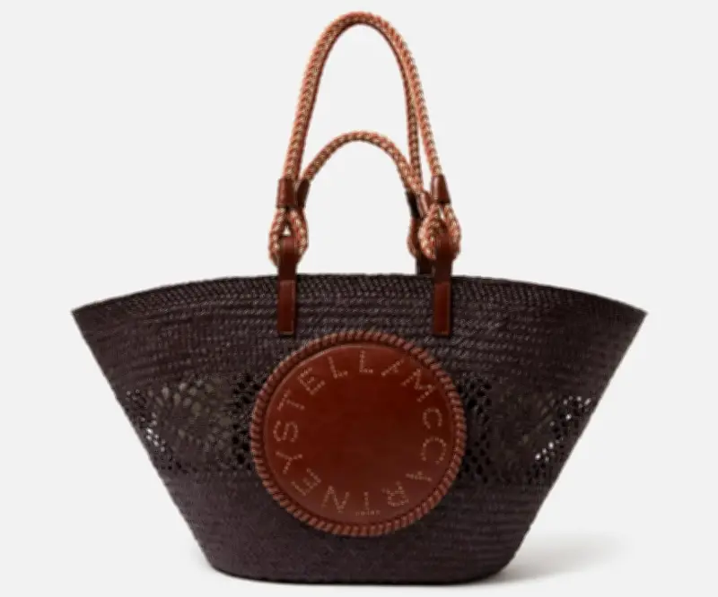 Stella McCartney impulsa artesanía colombiana con bolsos sostenibles