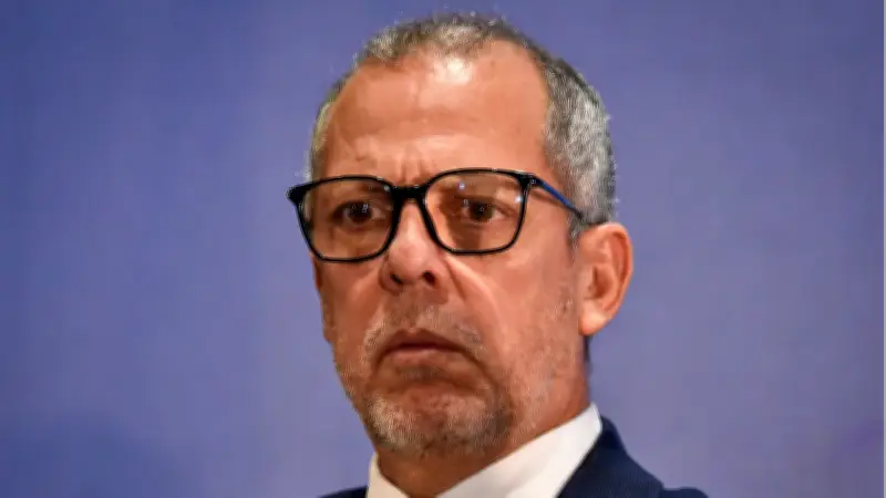 Suspenden a Alfredo Saade por presunta participación política