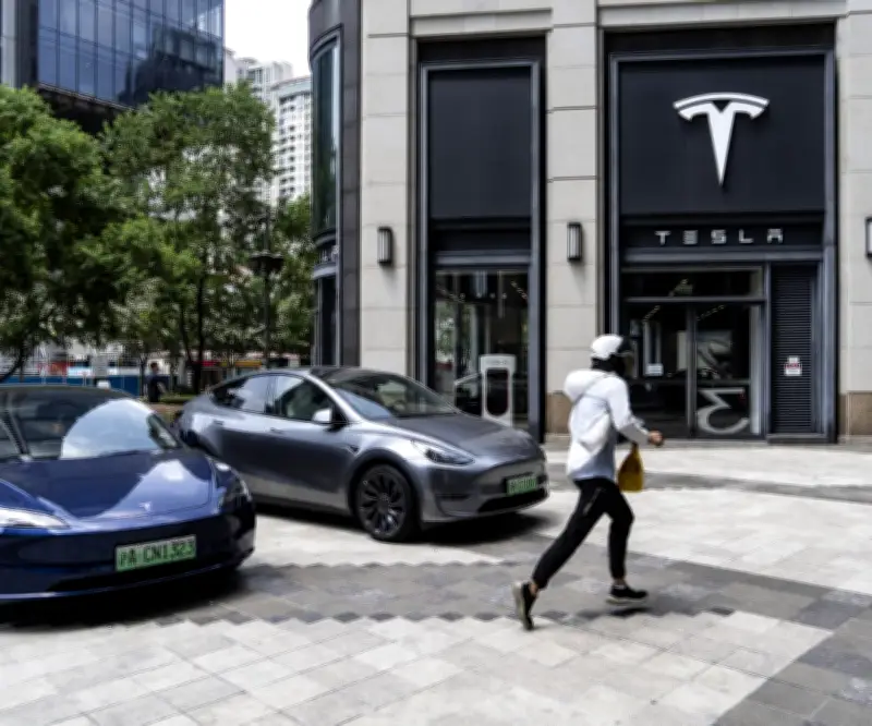 Tesla resuelve demandas por racismo en planta de California