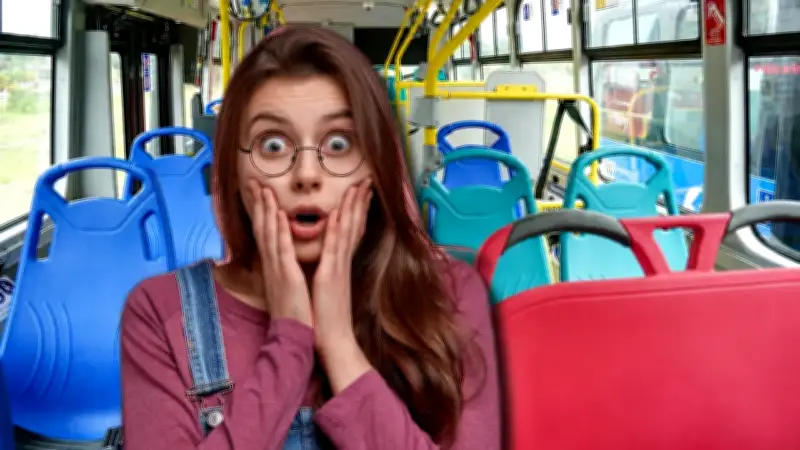 TransMilenio estrena sillas aguamarina para cuidadores en buses eléctricos