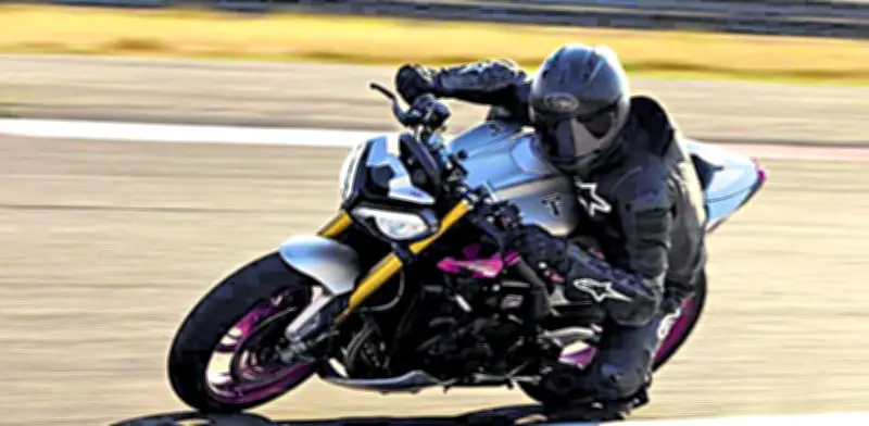 Triumph lanza dos modelos premium en Colombia: Street Triple RX y Tiger 800 Sport