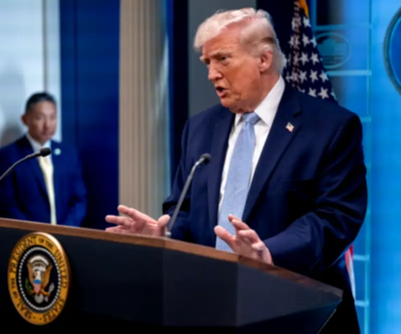 Trump amenaza con más bombardeos a Irán si no acepta tregua
