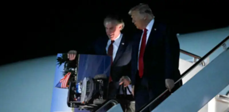 Trump cancela bombardeos contra Irán horas después de amenazar con atacar su infraestructura petrolera