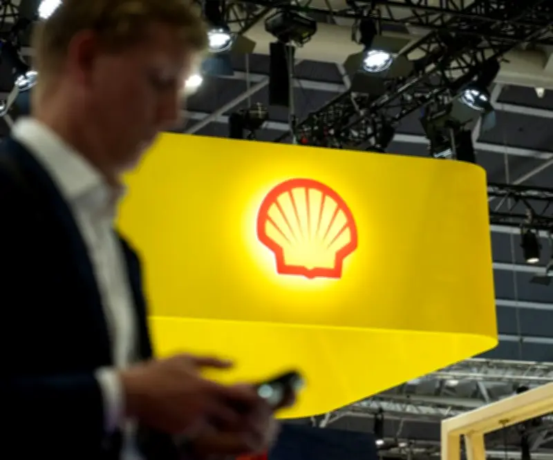 Venezuela firma acuerdos con Shell para explotar gas en Loran