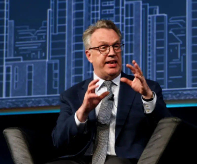 Williams de la FED: tasas estables sin dirección clara a futuro