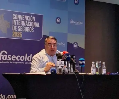 Fasecolda rechaza póliza obligatoria de responsabilidad civil en licencia de conducir