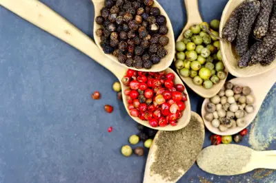 Pimienta negra, blanca, roja y cayena: diferencias y usos en cocina