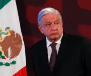 AMLO acusa a EE.UU. de intervencionismo y defiende a Sheinbaum
