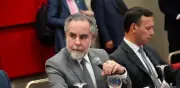 Armando Benedetti estudia renunciar al Ministerio del Interior para campaña de Cepeda
