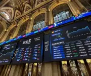 Bolsas europeas caen en sesión volátil por tensiones en Medio Oriente