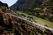 Caminito del Rey estrena el puente colgante más largo de España