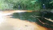 Denuncian contaminación por hidrocarburos en quebrada de Barrancabermeja