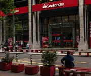 Empleado de Santander Chile detenido por lavado de dinero del Tren de Aragua