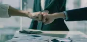 Emprendedores colombianos: financiación y cadenas globales con Aceleradora 100+