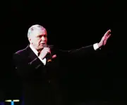Estreno de 'Sinatra The Musical' muestra los altibajos del mito
