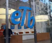 Fitch baja calificaciones de ETB y coloca en observación negativa