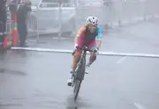 Lilibeth Chacón domina la etapa reina y es nueva líder de la Vuelta a Colombia Femenina