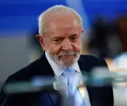 Lula aventaja a Flávio Bolsonaro en posible segunda vuelta en Brasil