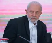 Lula critica aranceles de EE.UU. y amenaza con buscar nuevos socios
