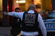 Misterio en Nueva York: investigan a personas que salen de alcantarillas