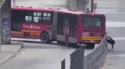 Mujer es arrollada por bus de Transmilenio en Soacha al intentar colarse