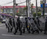 México se alista para el Mundial entre protestas de maestros y otros grupos
