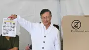 Petro no acepta resultados y arrecian insultos entre Cepeda y De La Espriella