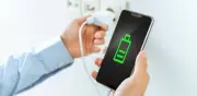 ¿Qué conectar primero: celular o cargador? Consejos clave