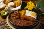 Receta de fríjoles colombianos con chicharrón: paso a paso